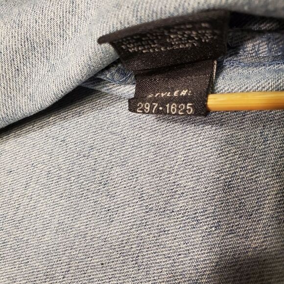 JouJou Denim Shacket NWT in Size  S - Picture 9 of 11